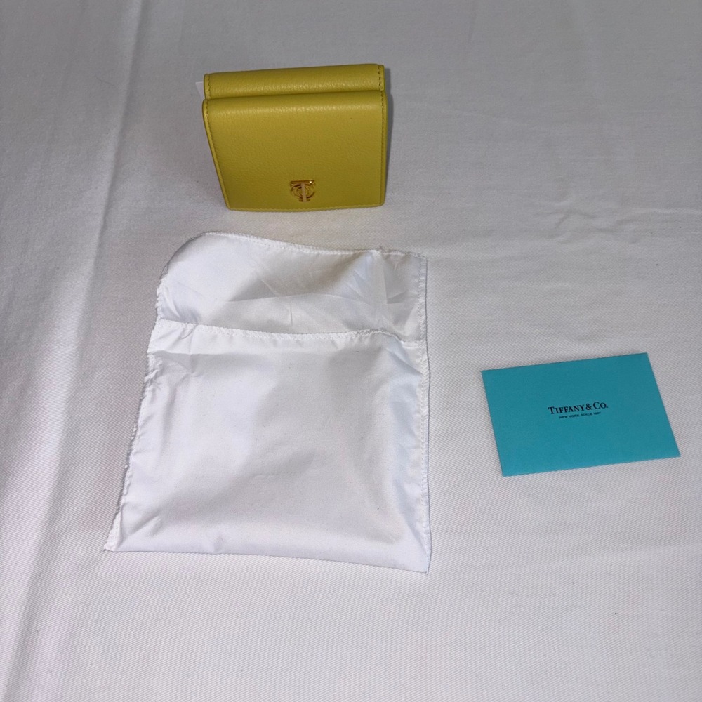 Tiffany & Co Trifold Wallet Yellow New Pebbled Leather T Logo Gold Hardware - Picture 4 of 11